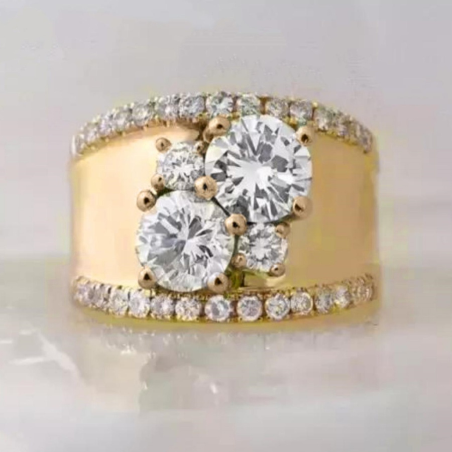 Women's Elegant Round Cut Synthetic Zirconia Engagement Ring